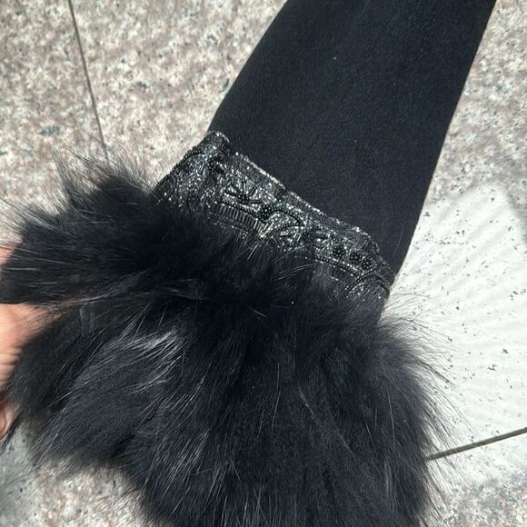 St. John Cashmere and Fox fur trim Coat - Picture 3 of 15